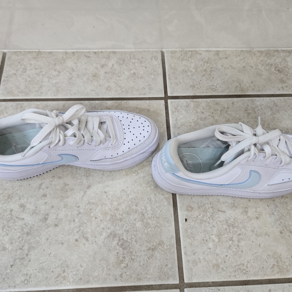 Nike Women's White and Light Blue Sneakers - Picture 7 of 7